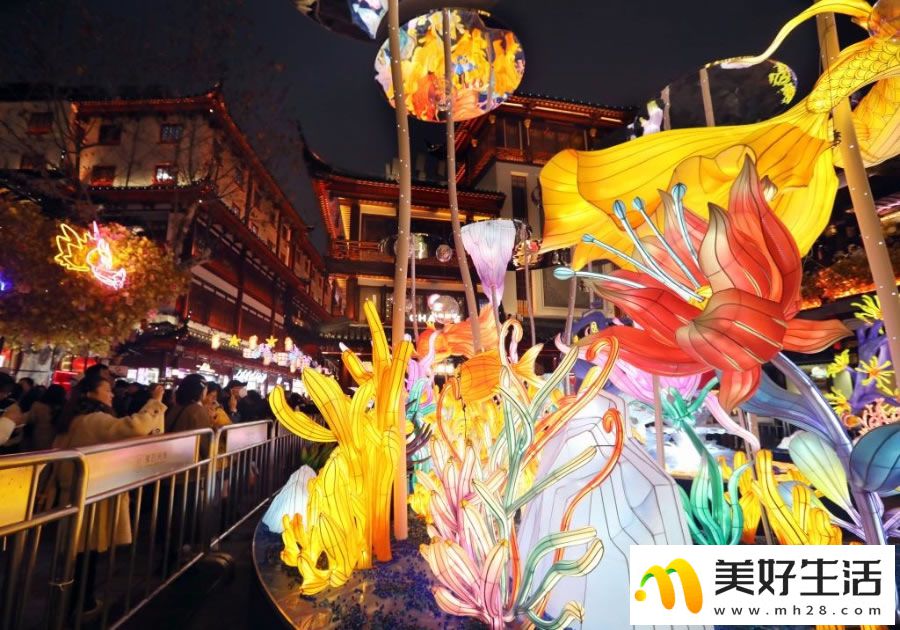 2024上海豫园民俗艺术灯会亮灯(图3)