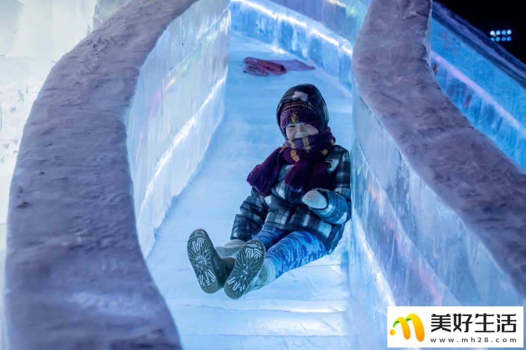 第二十二届中国·满洲里中俄蒙国际冰雪节开幕(图4) 第二十二届中国·满洲里中俄蒙国际冰雪节开幕(图4)