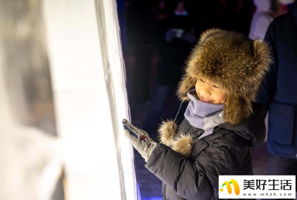 第二十二届中国·满洲里中俄蒙国际冰雪节开幕(图8) 第二十二届中国·满洲里中俄蒙国际冰雪节开幕(图8)